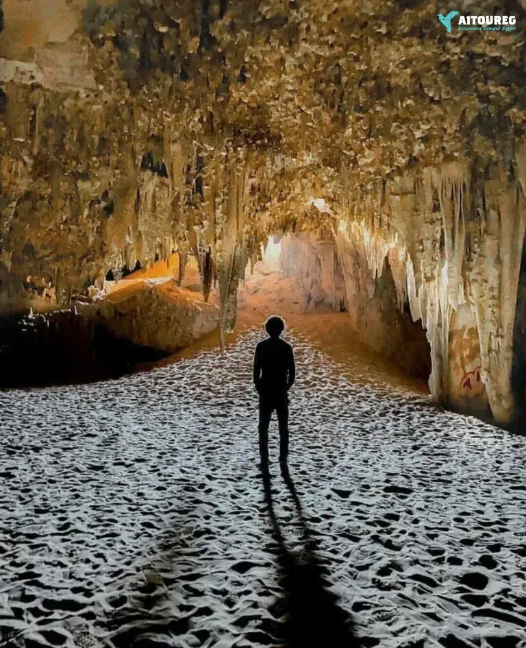 Viaggio di 3 giorni nel deserto bianco e grotta di Djara da Alessandria