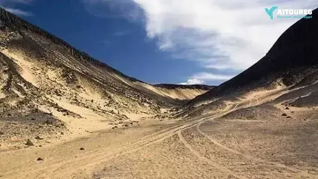 3 day trip to the white desert and djara cave from cairo