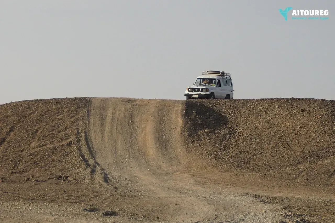 5 hours  desert safari trip by jeep from makadi
