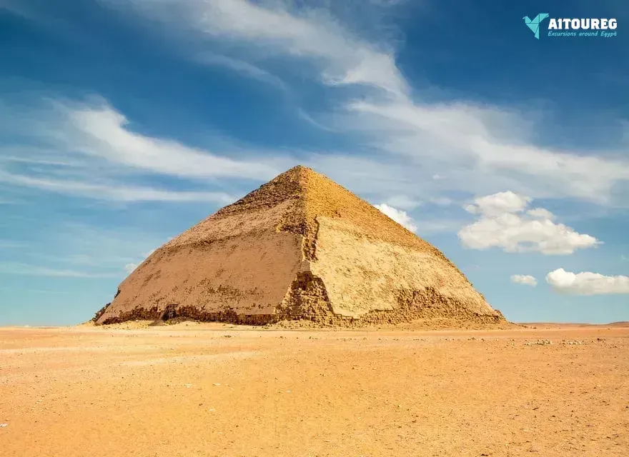 Day tour to giza pyramids memphis sakkara from cairo