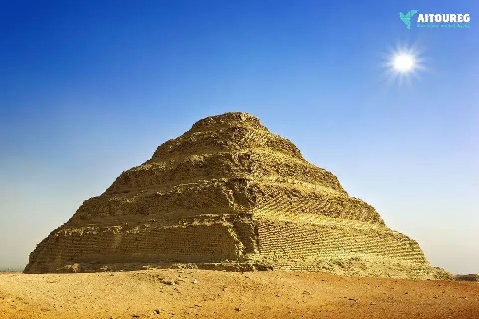 Day tour to giza pyramids memphis sakkara from cairo