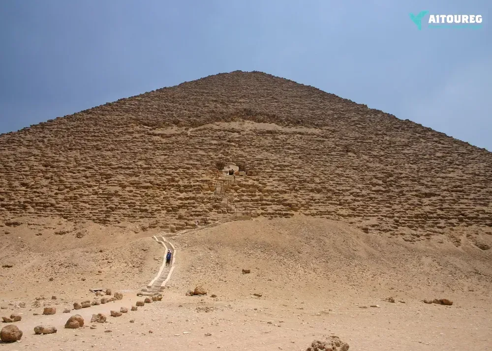 Day tour to pyramids memphis sakkara from cairo