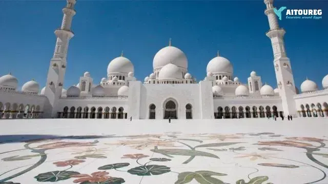 Hurghada city tour to explore its top attractions and sights.