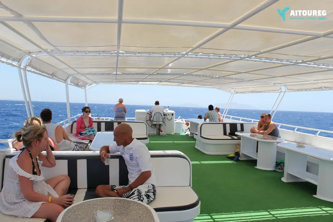 Private boat trip to the dolphin house from makadi