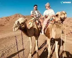 Escursioni Marsa Alam – cammellata al tramonto nel deserto orientale