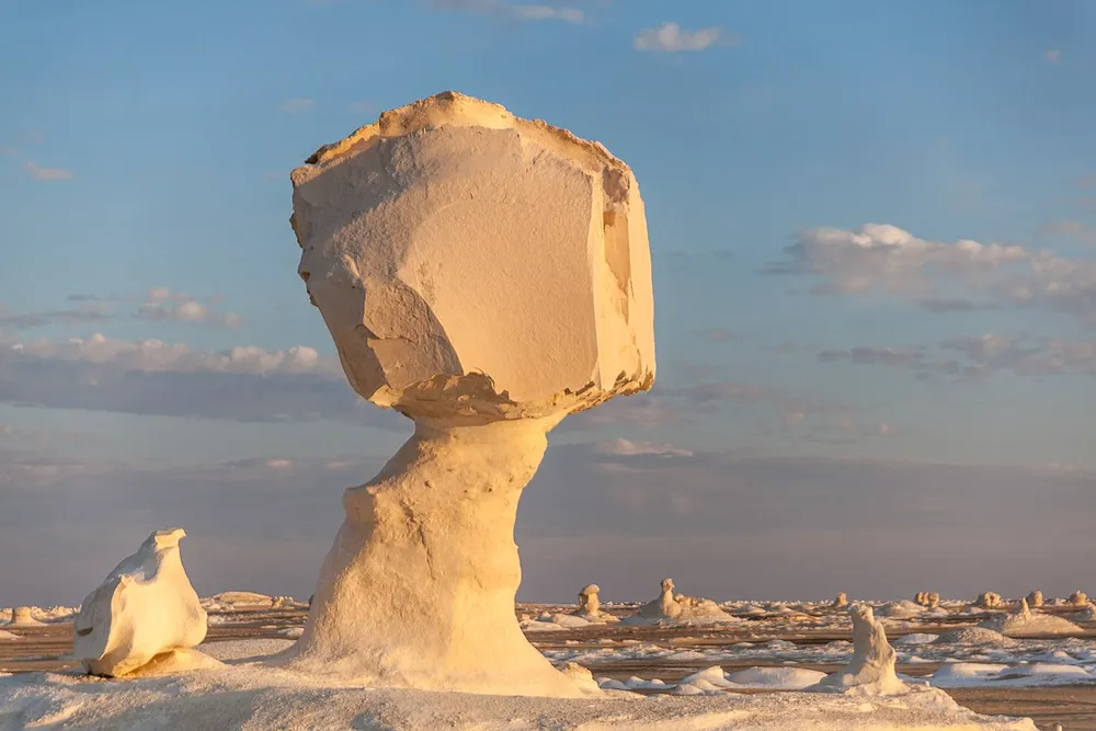 2 day tour to the white desert from sahel hashesh by flight