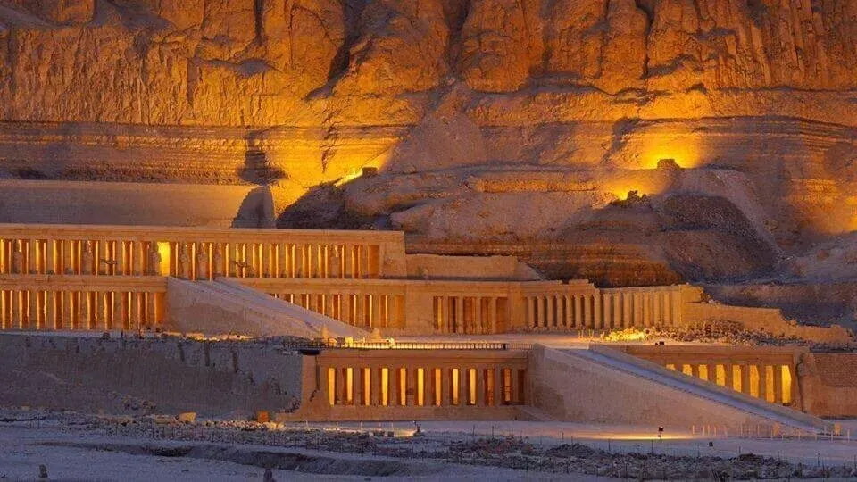 Two day trip to luxor from soma bay