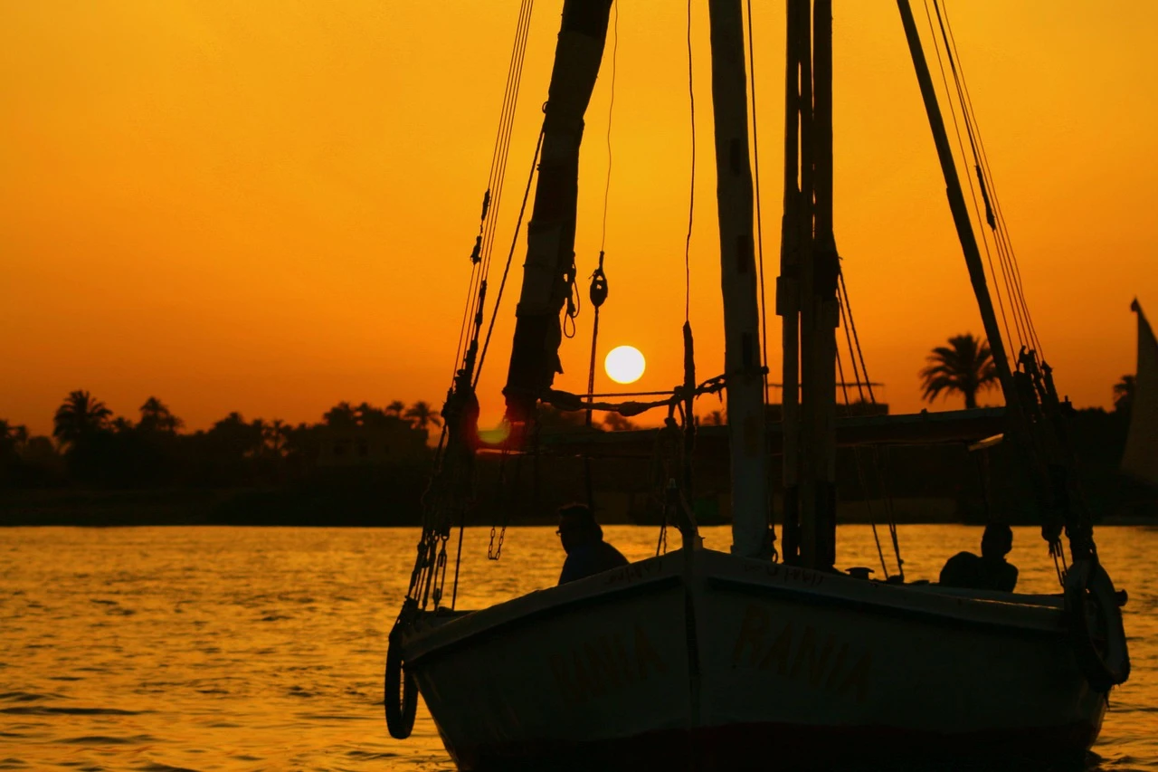 Balade en felouque sur le Nil au Caire au coucher du soleil