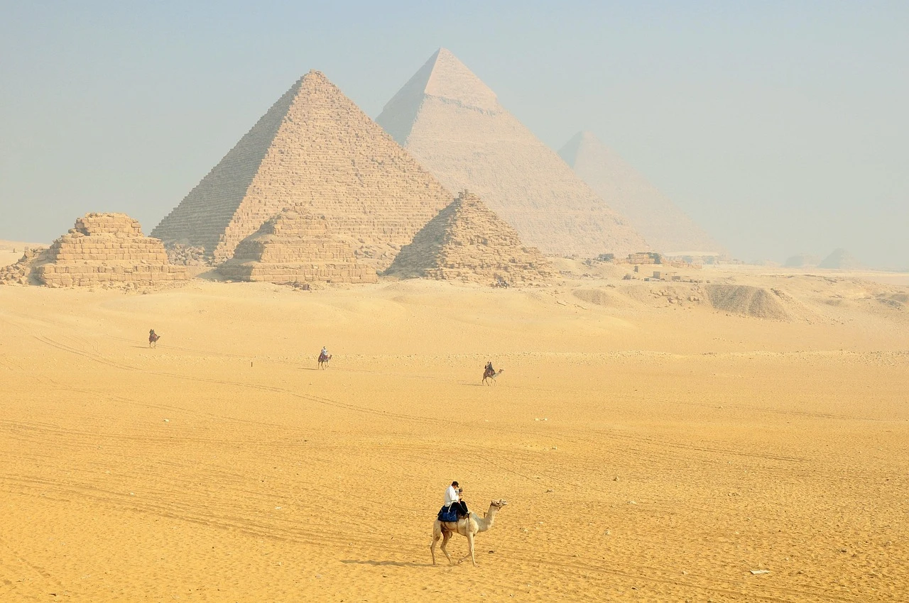 Tagestour zu den Pyramiden von Gizeh, Memphis und Sakkara ab Kairo