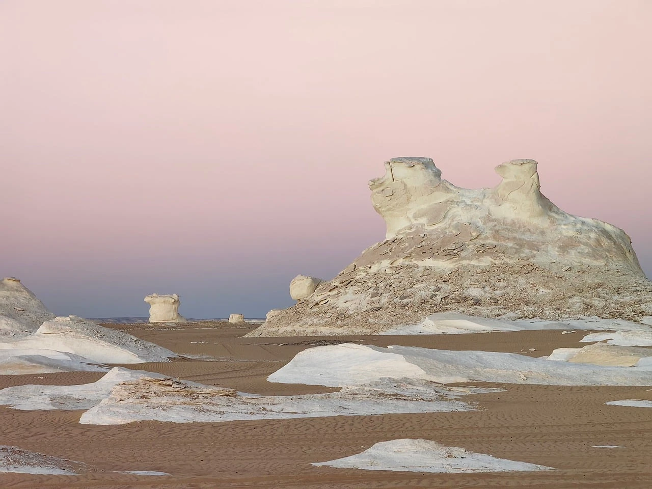 2-tägige Tour zur Bahariya-Oase und in die Weiße Wüste ab Kairo