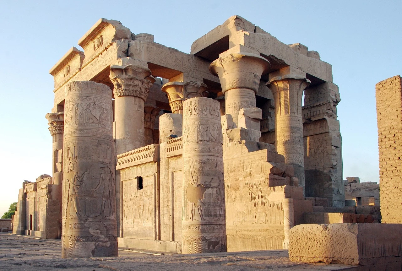 Excursion aux temples d’Edfou et de Kom Ombo depuis Louxor
