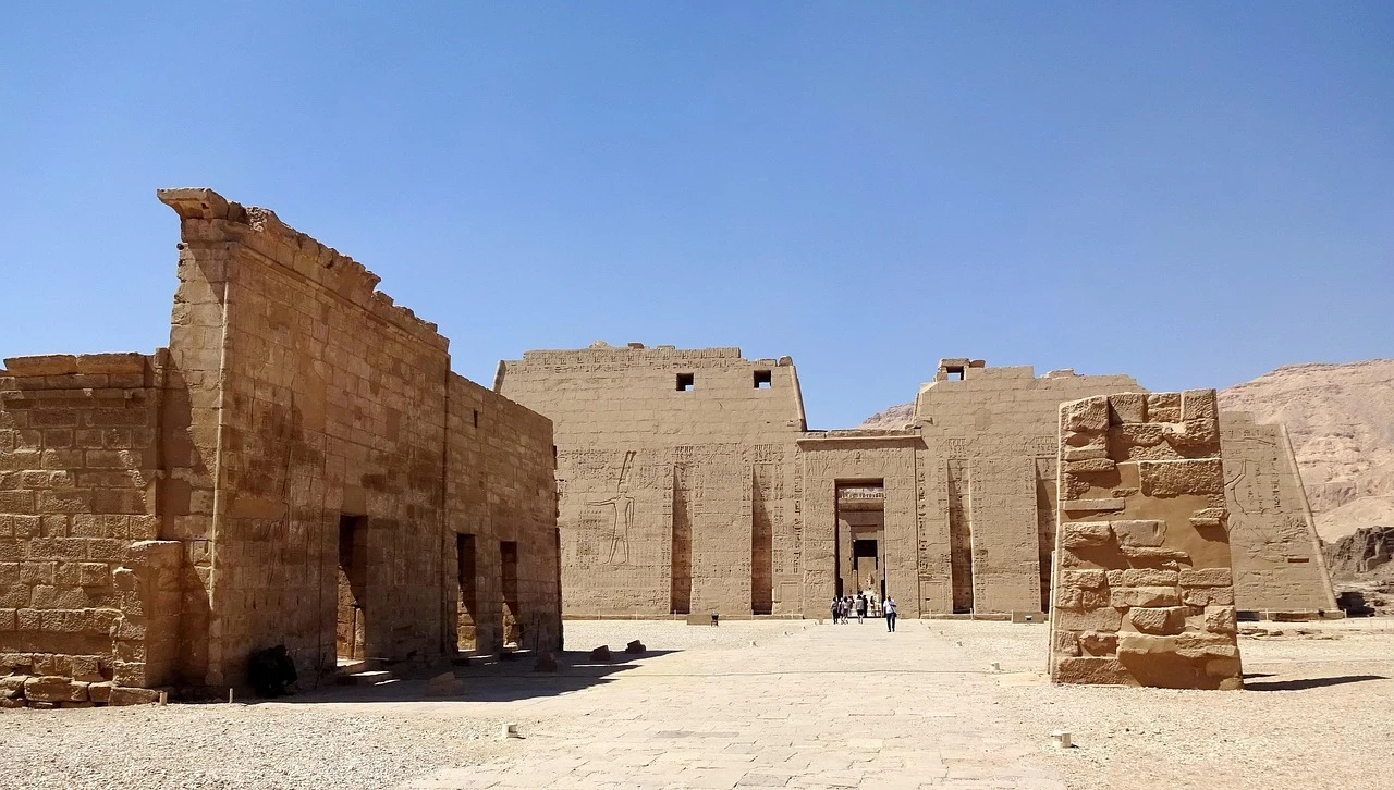 Tour di Dendera e Medinet Habu da Luxor