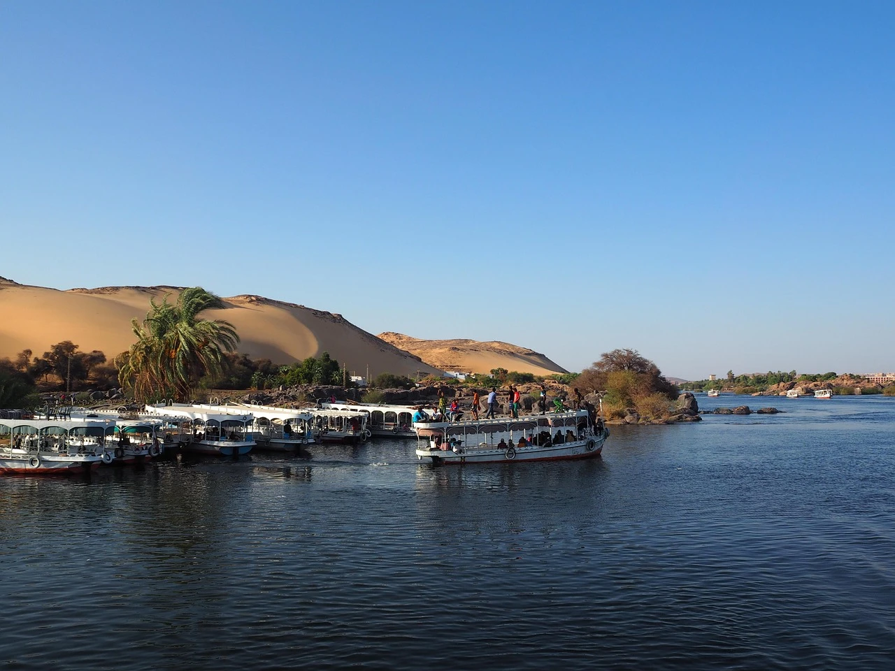 Tour di 2 giorni ad Abu Simbel e Aswan da Luxor