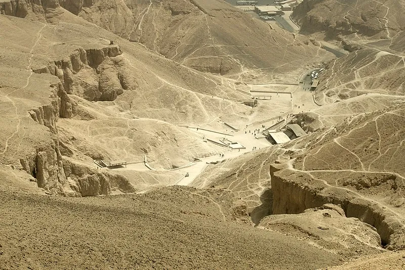 Luxor Day Tour from Soma Bay by Bus – Explore Egypt's Ancient Wonders Valley of the Kings- The Burial Ground of the Kings.